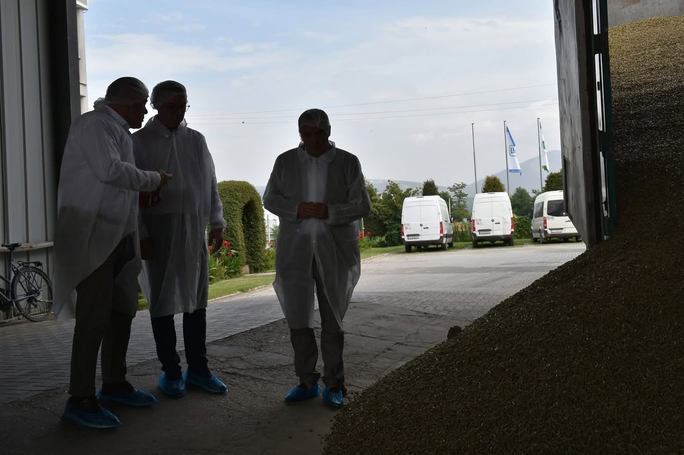 Minister of Agriculture Cvetan Tripunovski Visits Veze Sharri Group - Image 7